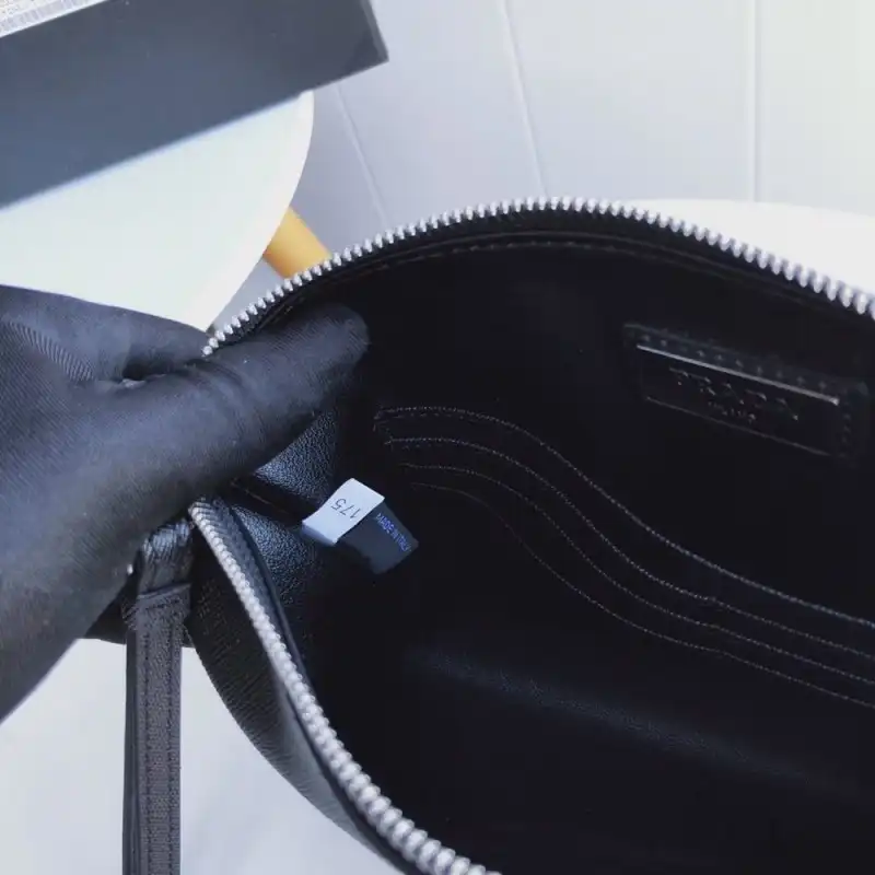 Pra*a bags 1910bb0070