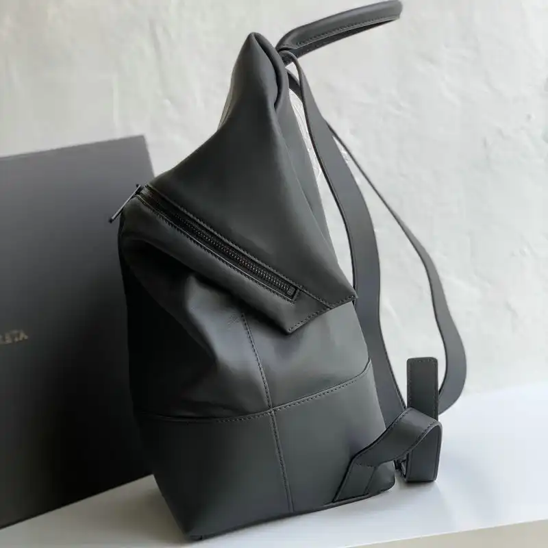 bo*te*ga Ve*ne*ta bag 2209sf0003