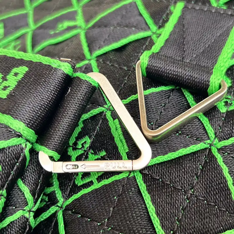 bo*te*ga Ve*ne*ta bag 2211sf0013