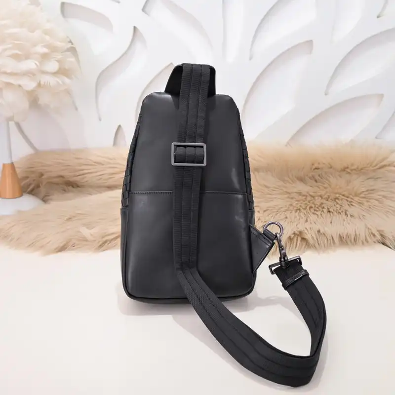 bo*te*ga Ve*ne*ta bag 2212yz0056