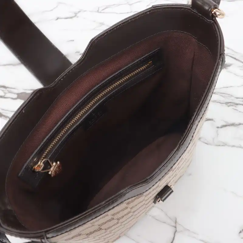 G*u*i bags 2405ya0110