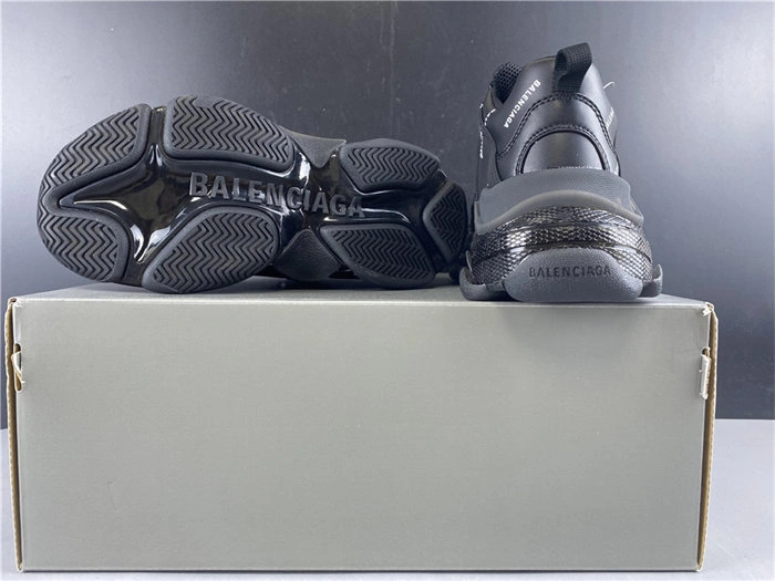 BLCG TRIPLE SNEAKER 524039 W09E1 HighPerformance 4518