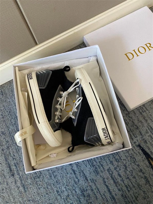 Packable DR Sneaker 1083