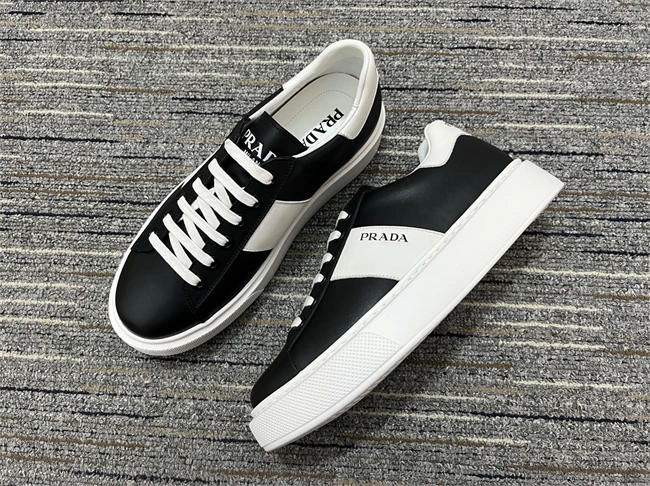 youthful Pra*a sneaker 3372