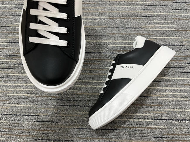 youthful Pra*a sneaker 3372